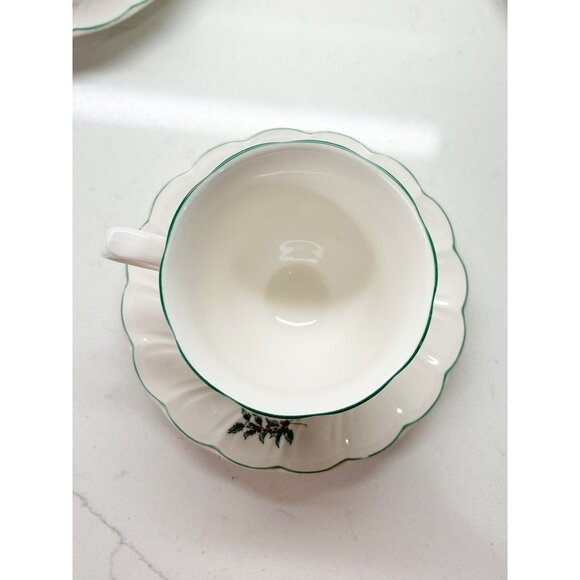 Set of 4 Vintage Nikko Happy Holidays Porcelain China Cups/Saucers - Picture 5 of 7